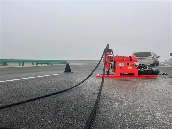 正镶白马路路基路面开裂下沉注浆加固灌浆